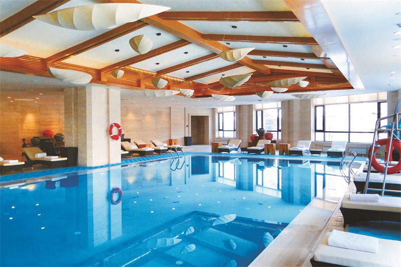游泳館與空氣源泳池熱泵：推動健康生活的重要力量